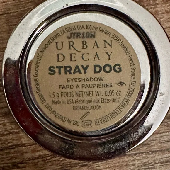 Urban Decay Single Eyeshadow in Stray Dog - Picture 5 of 5